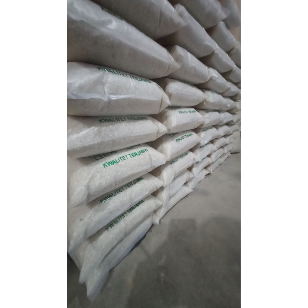 

Beras lokal, Beras langsung dari petani, Beras sehat, beras murah, belum masuk pabrik. Sebelum membeli baca diskripsi dulu.