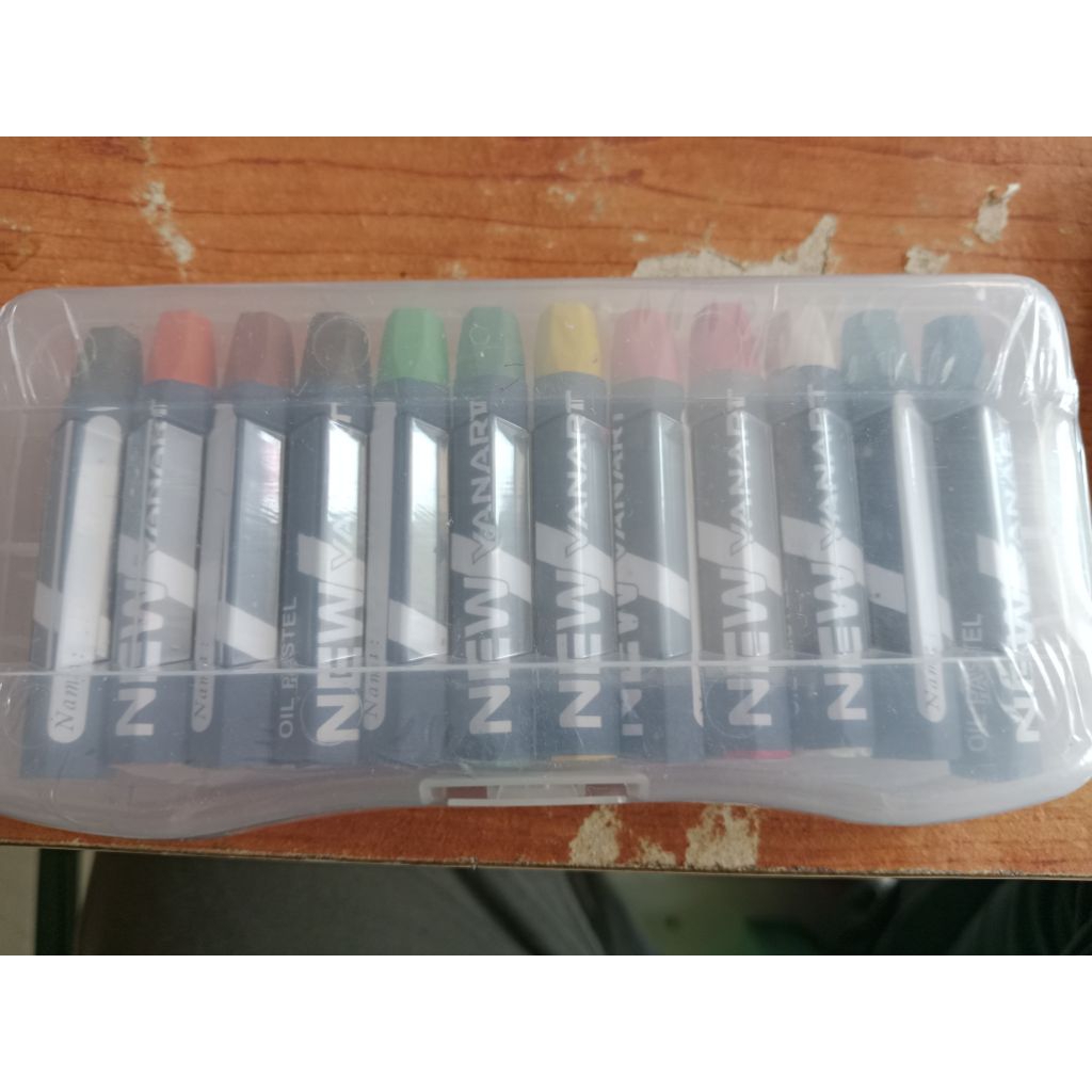 

Crayon mewarnai 1 pack isi 12 warna
