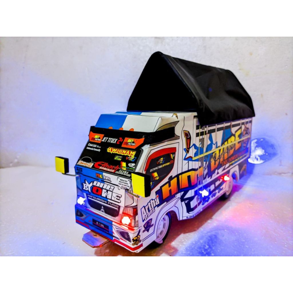 Truck Oleng Miniatur Kayu