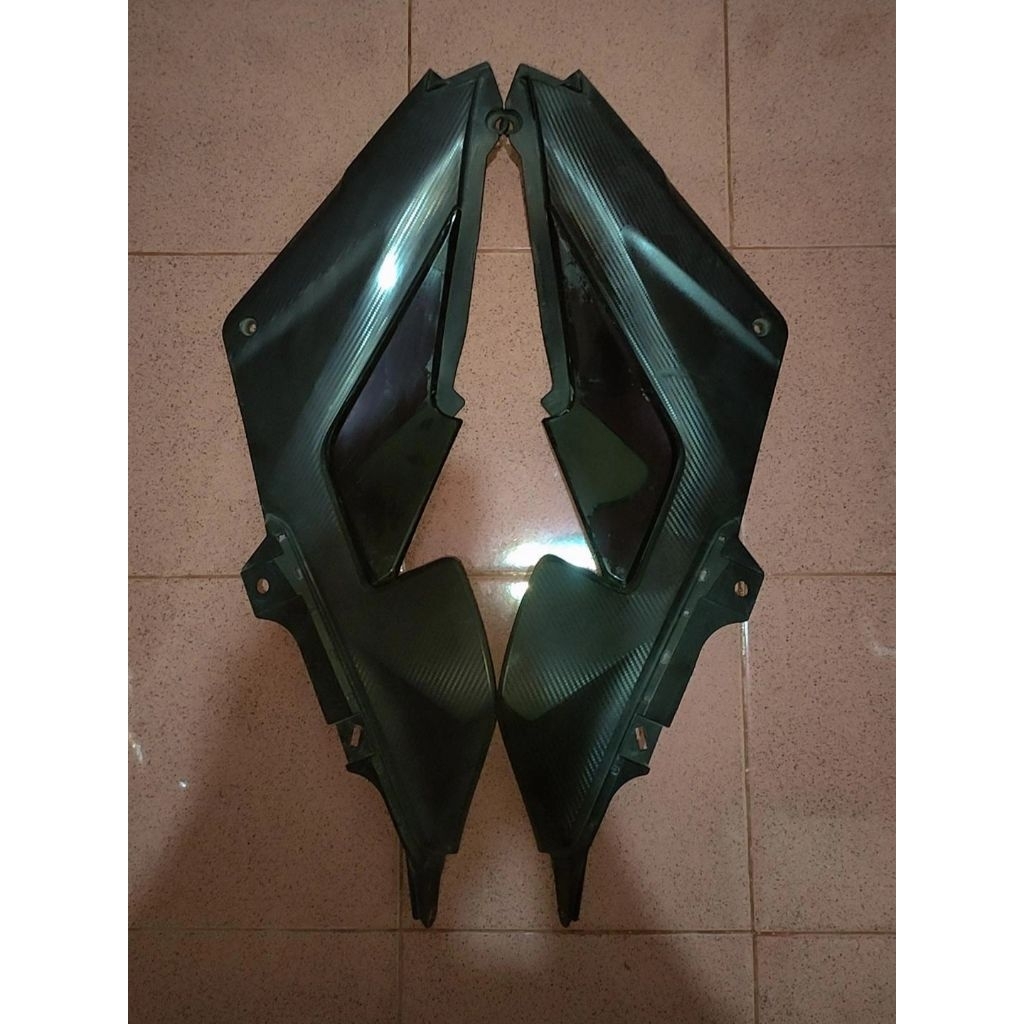 Cover Bodi Samping Sambungan Bodi Honda CBR 150R K45A Mata Satu Lokal Thailand ORIGINAL COPOTAN