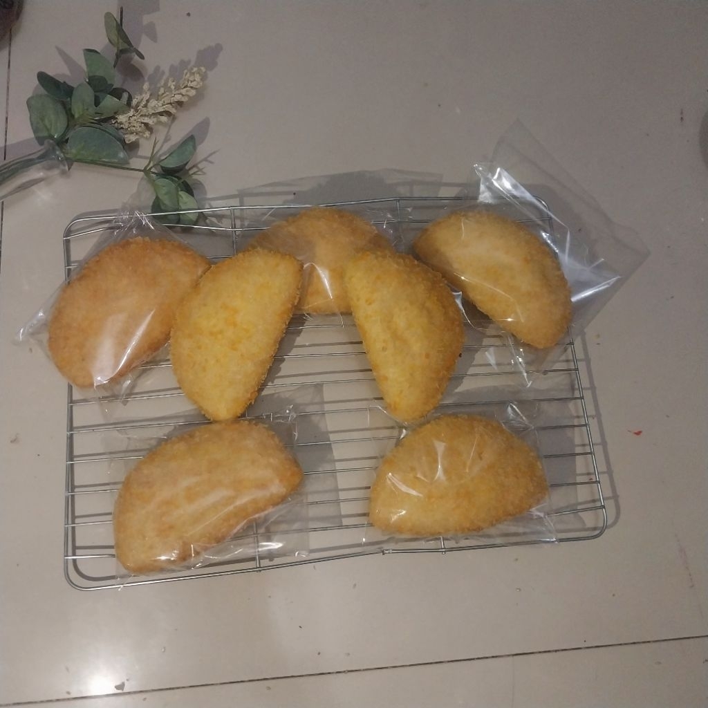 

Roti Goreng isi ayam