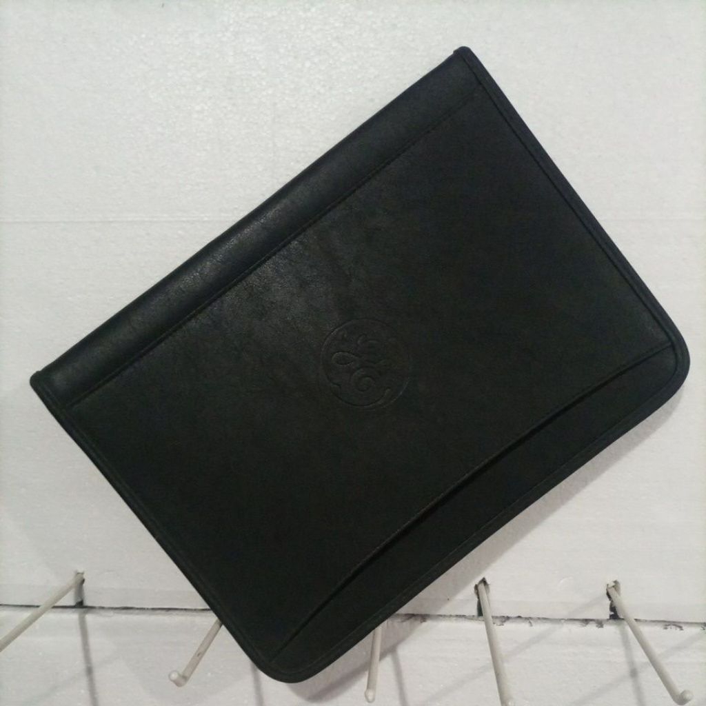 

Leed's Synthetic Leather Tile Keeper-Map-alas-34cm-tinggi-25,5cm-preloved