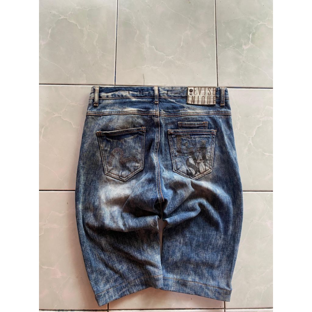 jeans pendek evisu