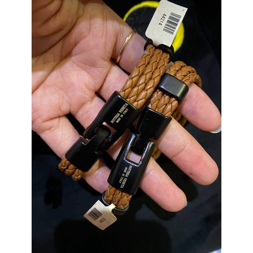 preloved gelang couple original store merk bottega veneta (masih baru tapi lecet sedikit karena disi