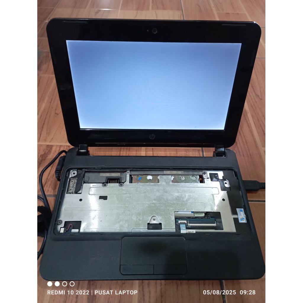 Notebook HP mini 110 kondisi hidup windows 10 Ram2gb DDR3 gak ada kibort & Carge