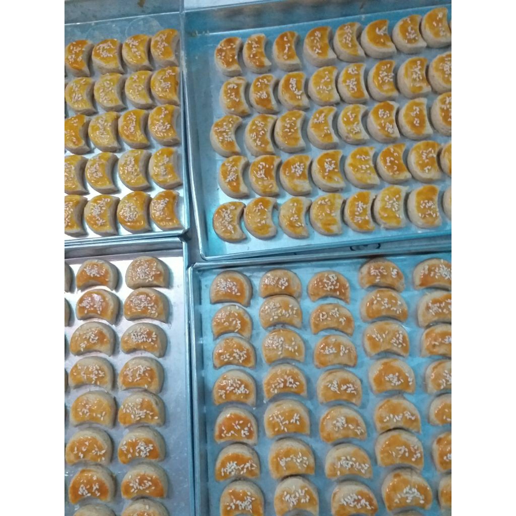 

Kue Kacang Jadul toples 600ml by Mamazza