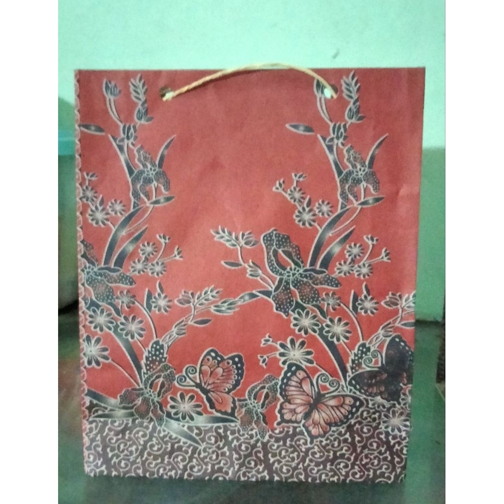 

PAPERBAG BATIK TANGGUNG (50PCS)