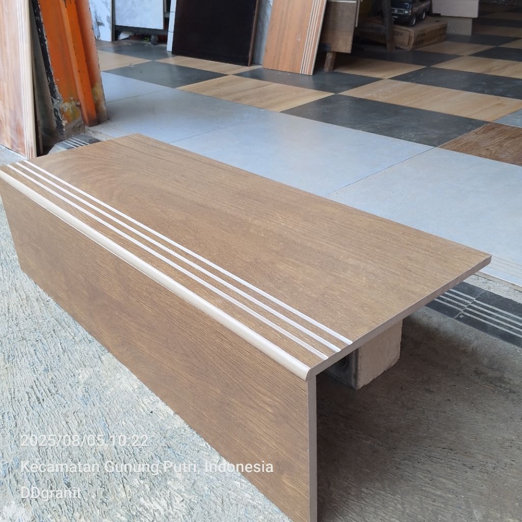 granit tangga 30x80/20x80 motif kayu
