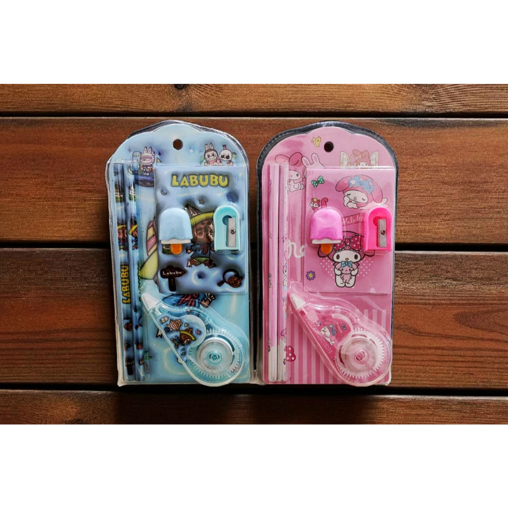 

Stationery Set Karakter Lucu – Cocok untuk Kado Anak & Hampers Spesial ( ada tipe x )