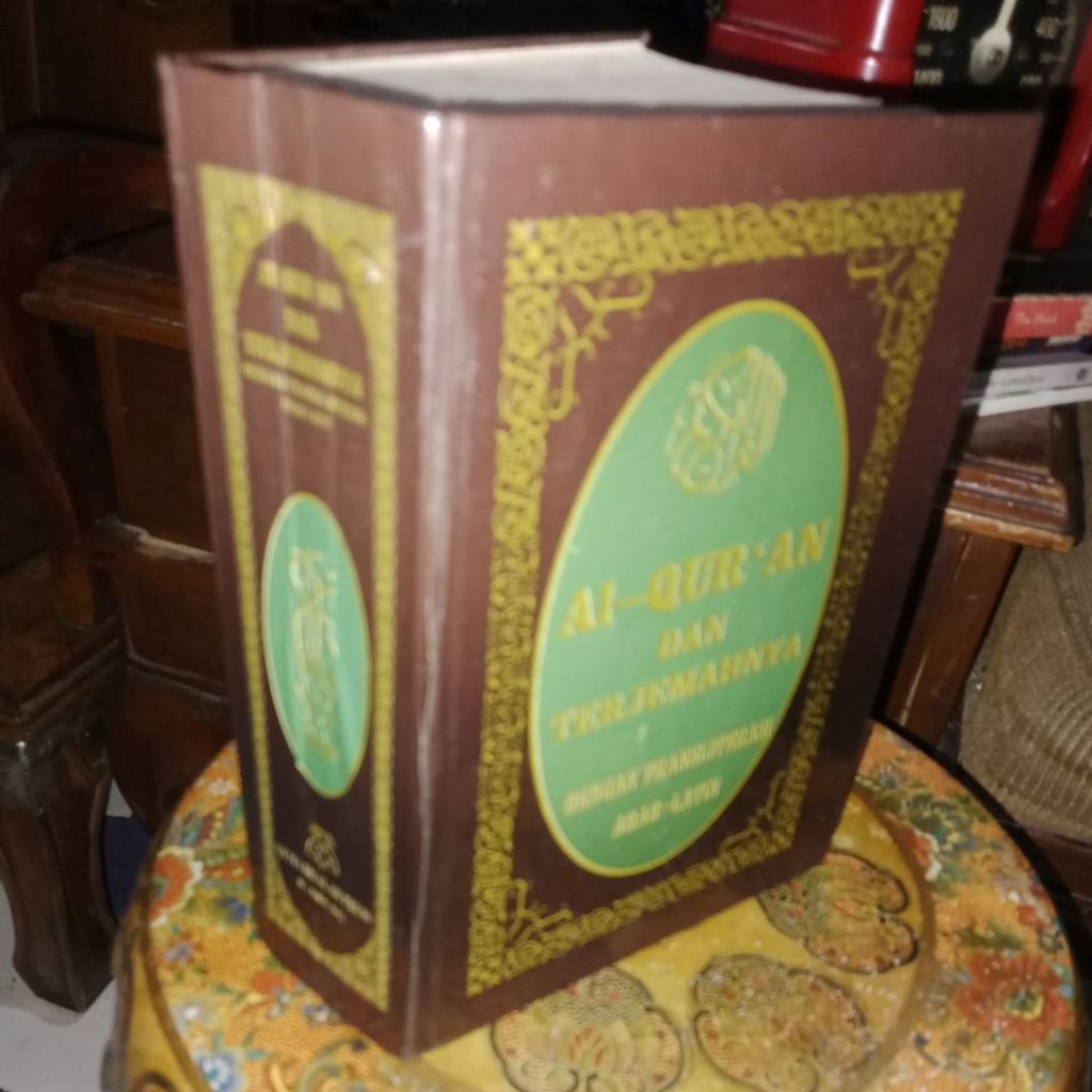 AL-QURAN DAN TERJEMAHANNYA DENGAN TRANSLITERASI ARAB-LATIN