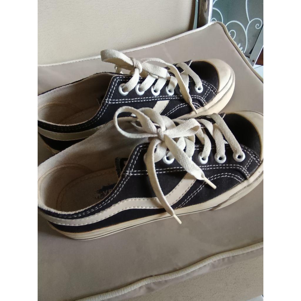 Sepatu Ventela wanita