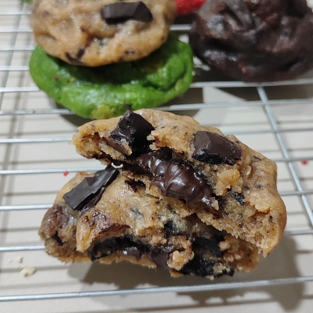 

Soft Cookies Premium – Rasa Coklat, Matcha, Red Velvet, classic| Fresh Daily