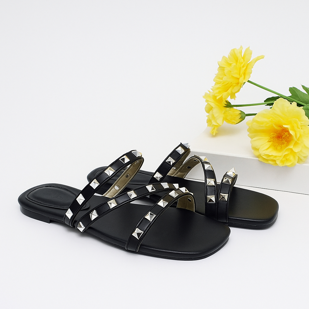 Sandal Wanita Jumbo Size 41 42 43 44 45 Flat Casual Tali Piramid untuk Pesta
