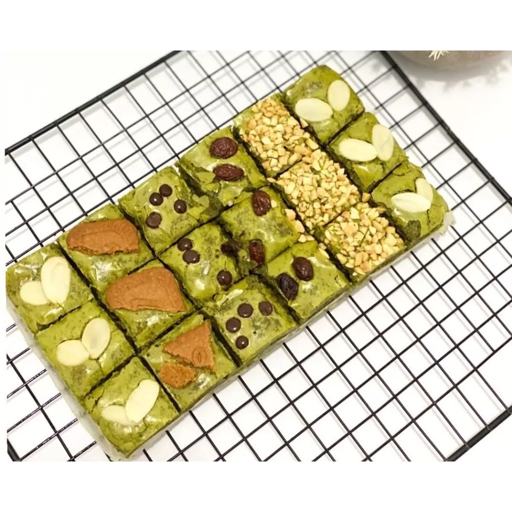 

Fudgy brownies|per cup brownies isi 12potong|bisaa req untuk ultah silahkan dm