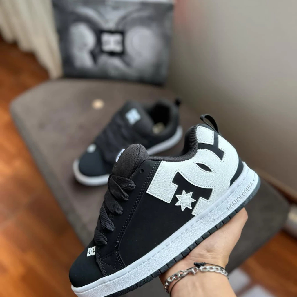 DC Skateboard Shoes Court Graffik Black New