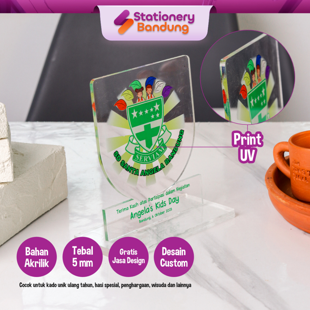 

PLAKAT AKRILIK CUSTOM DESAIN KADO HADIAH UNIK ULANG TAHUN HARI SPESIAL PENGHARGAAN WISUDA