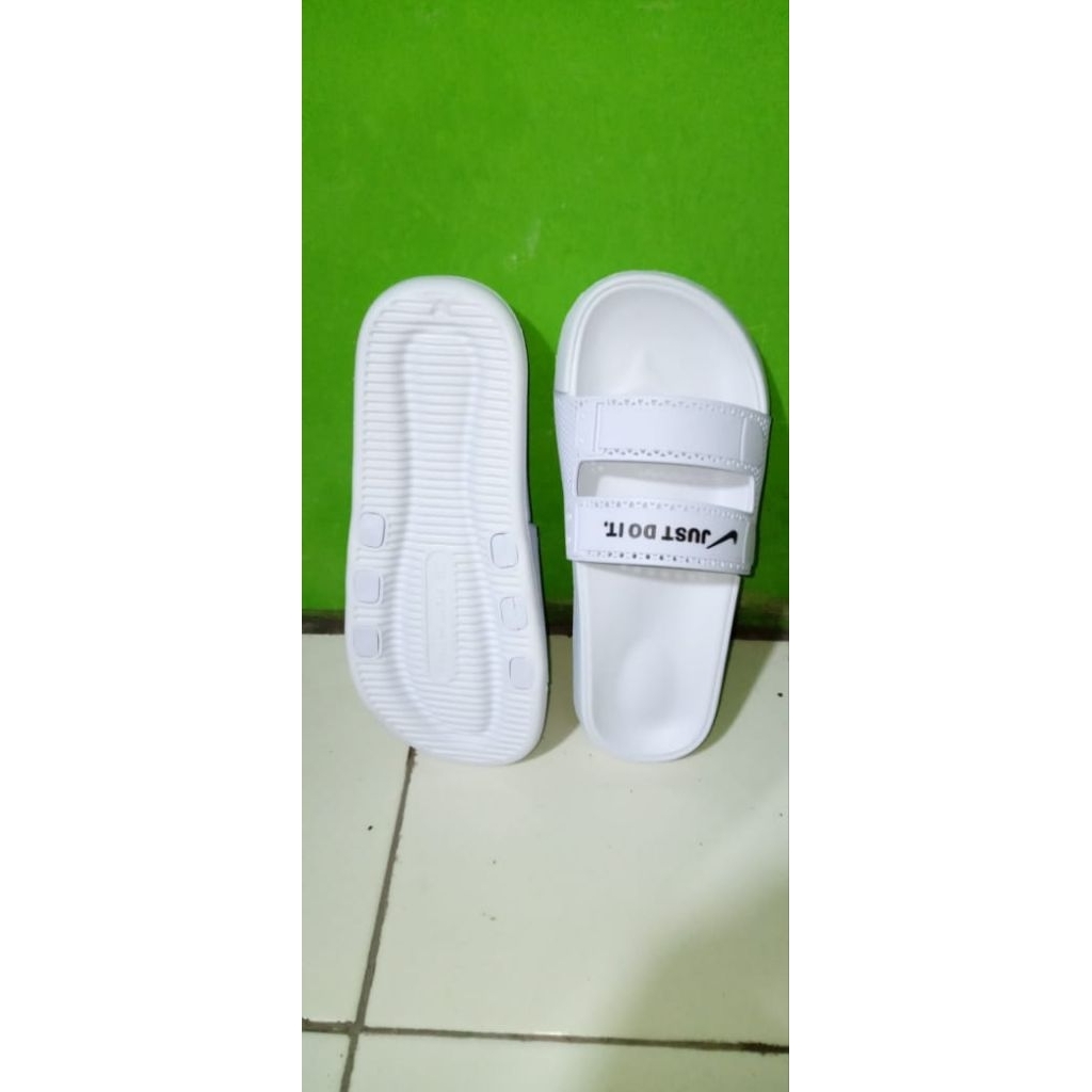 Zidna sandal Slide Ban 2 upper kancing