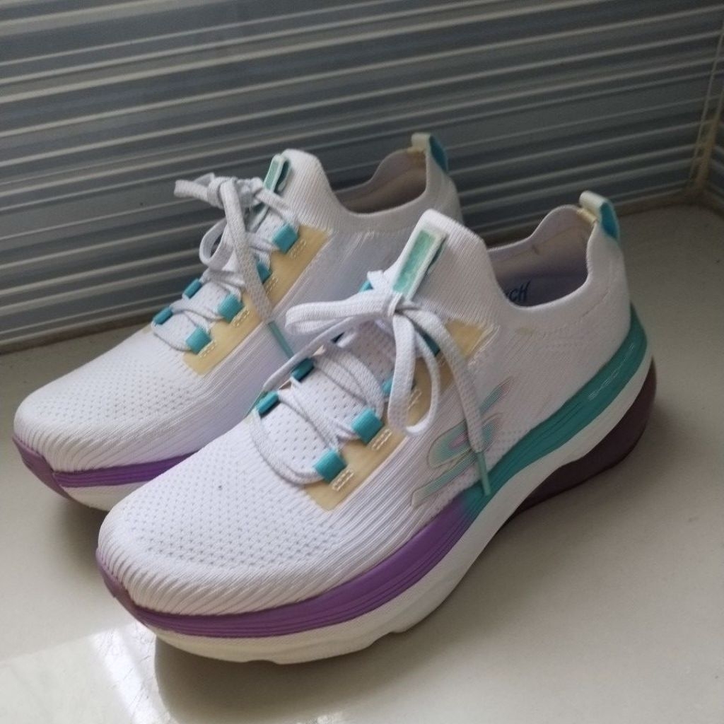 SEPATU SKECHERS WANITA (AIR COOLED) SZ 39-40 BISA