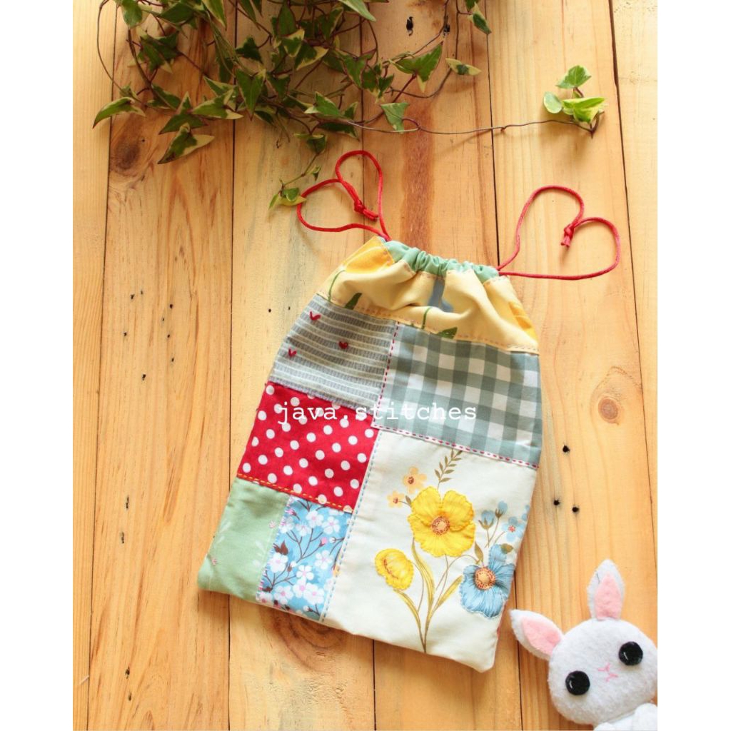 string pouch | tas kantong serut kain perca bertali full jahit & sulam tangan (hand stitched)