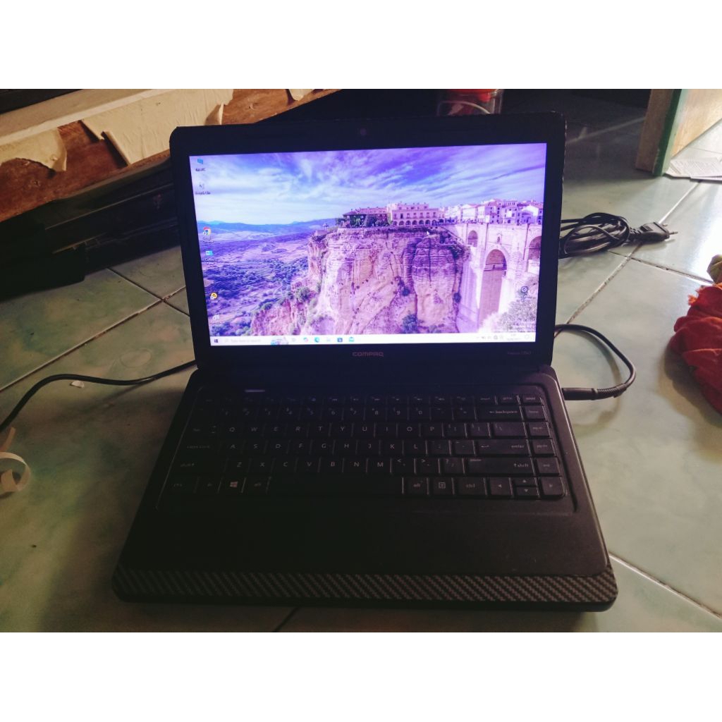 laptop Compaq CQ 43 core i3