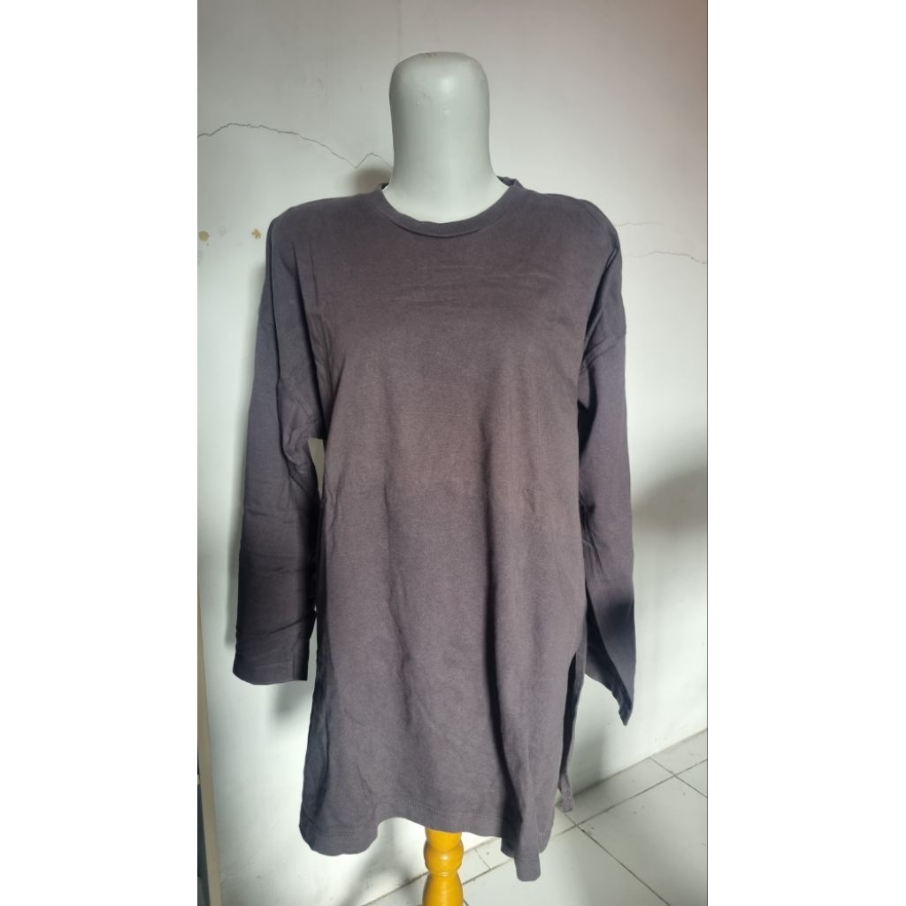 Preloved Baju Kaos ByMeldev