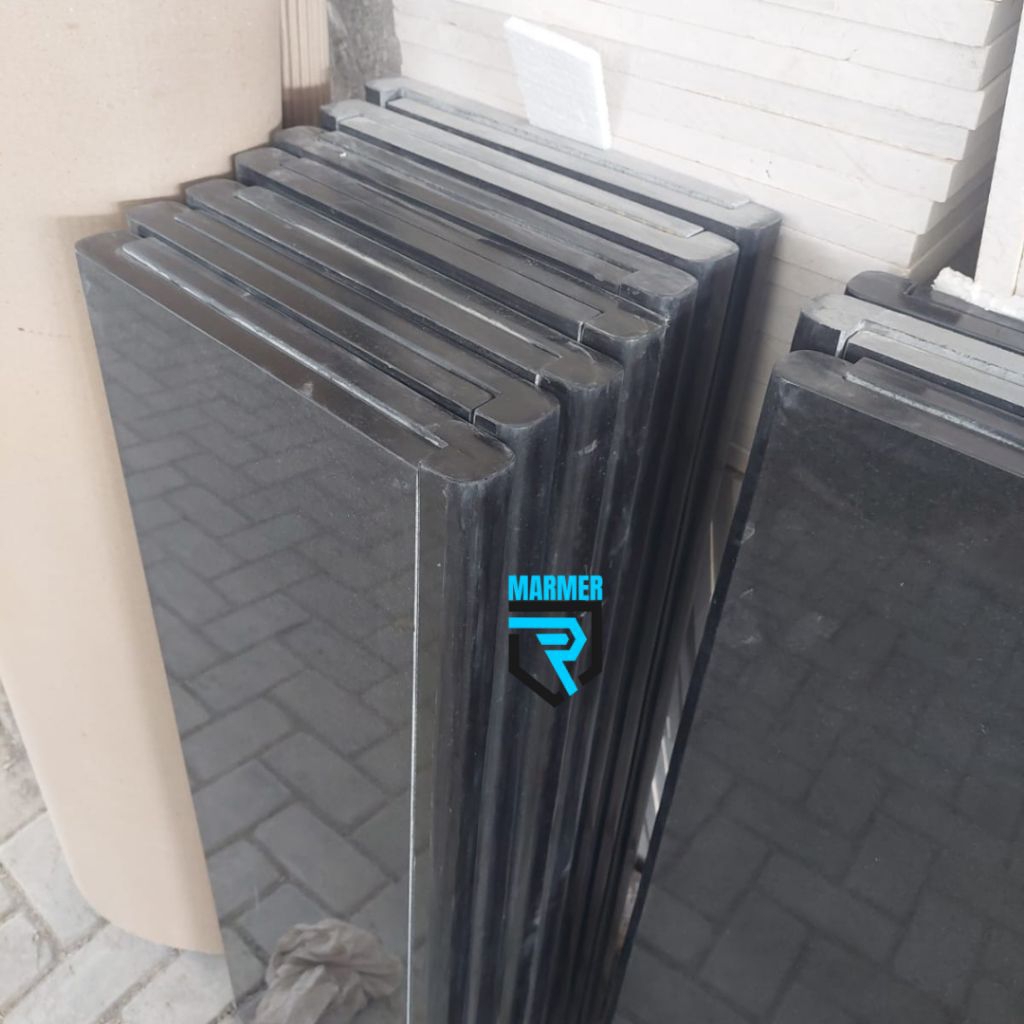 Trap tangga batu granit hitam