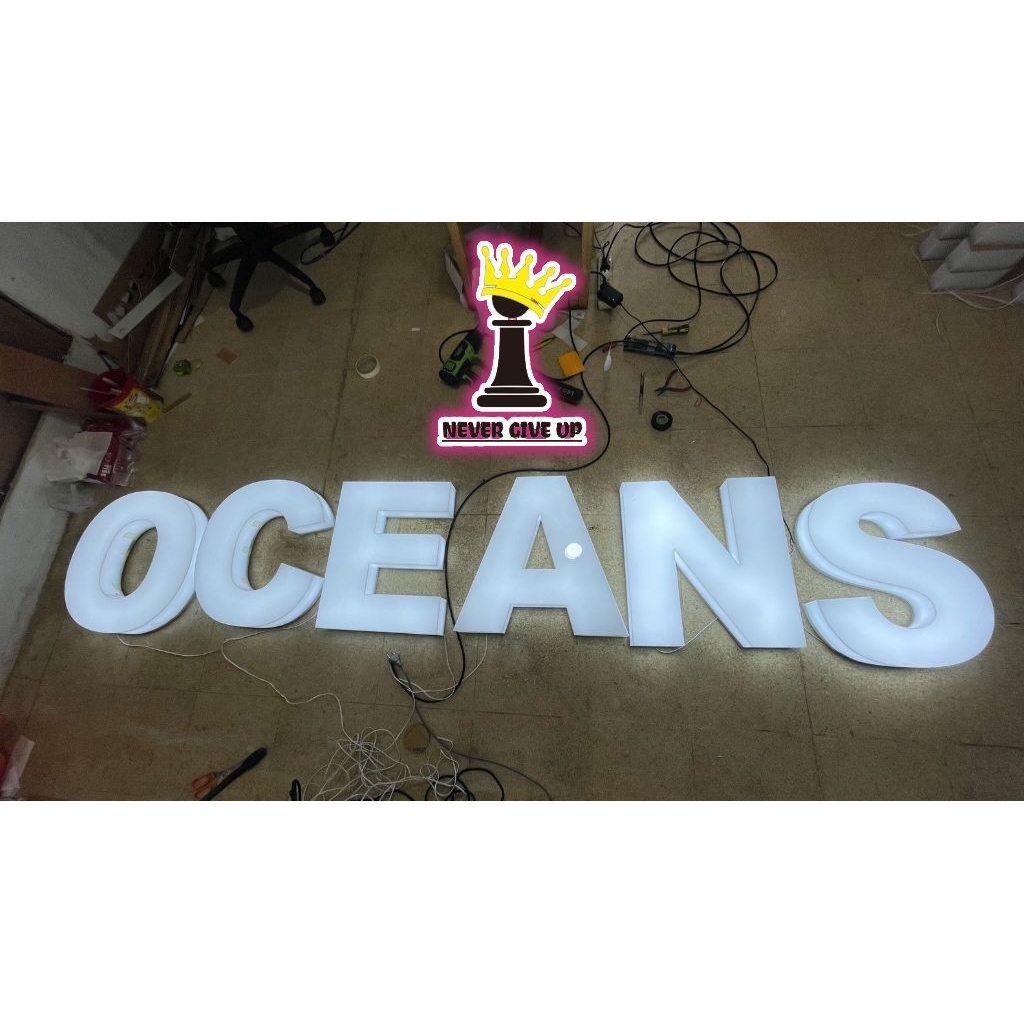 Huruf Timbul Akrilik + Lampu Led