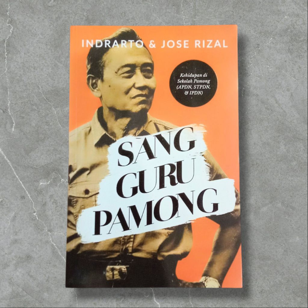 (ORIGINAL) BUKU NOVEL BIOGRAFI / SANG GURU