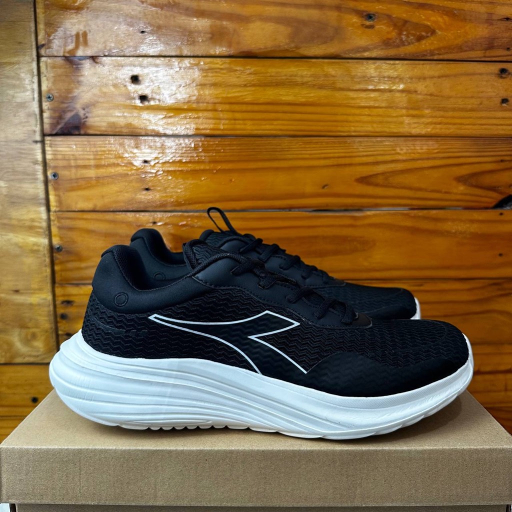 READY 2 VARIASI WARNA SEPATU DIADORA PRIA DIADORA MARIANO BLACK WHITE & NAVY WHITE SNEAKERS SPORTY R