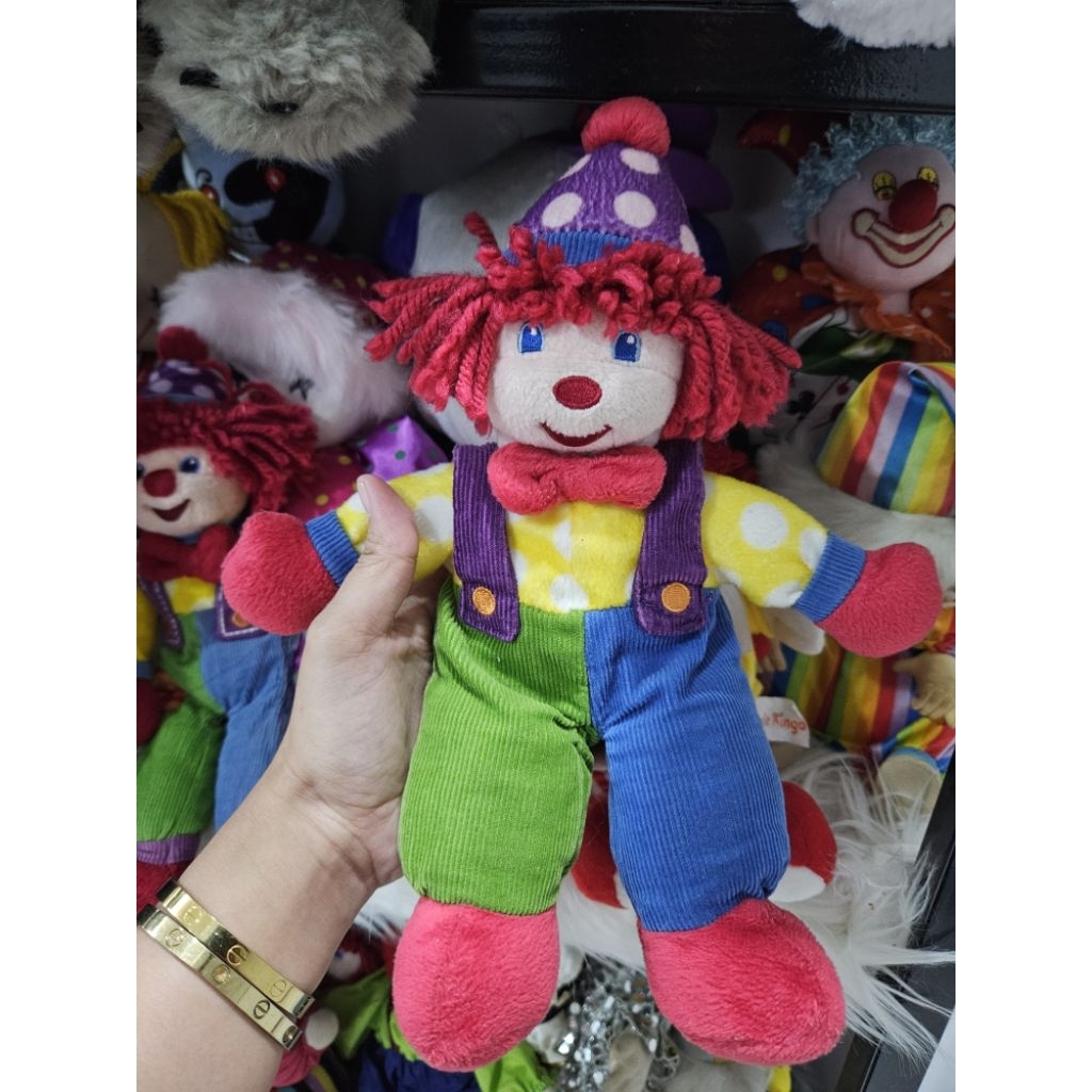 boneka badut gymboree