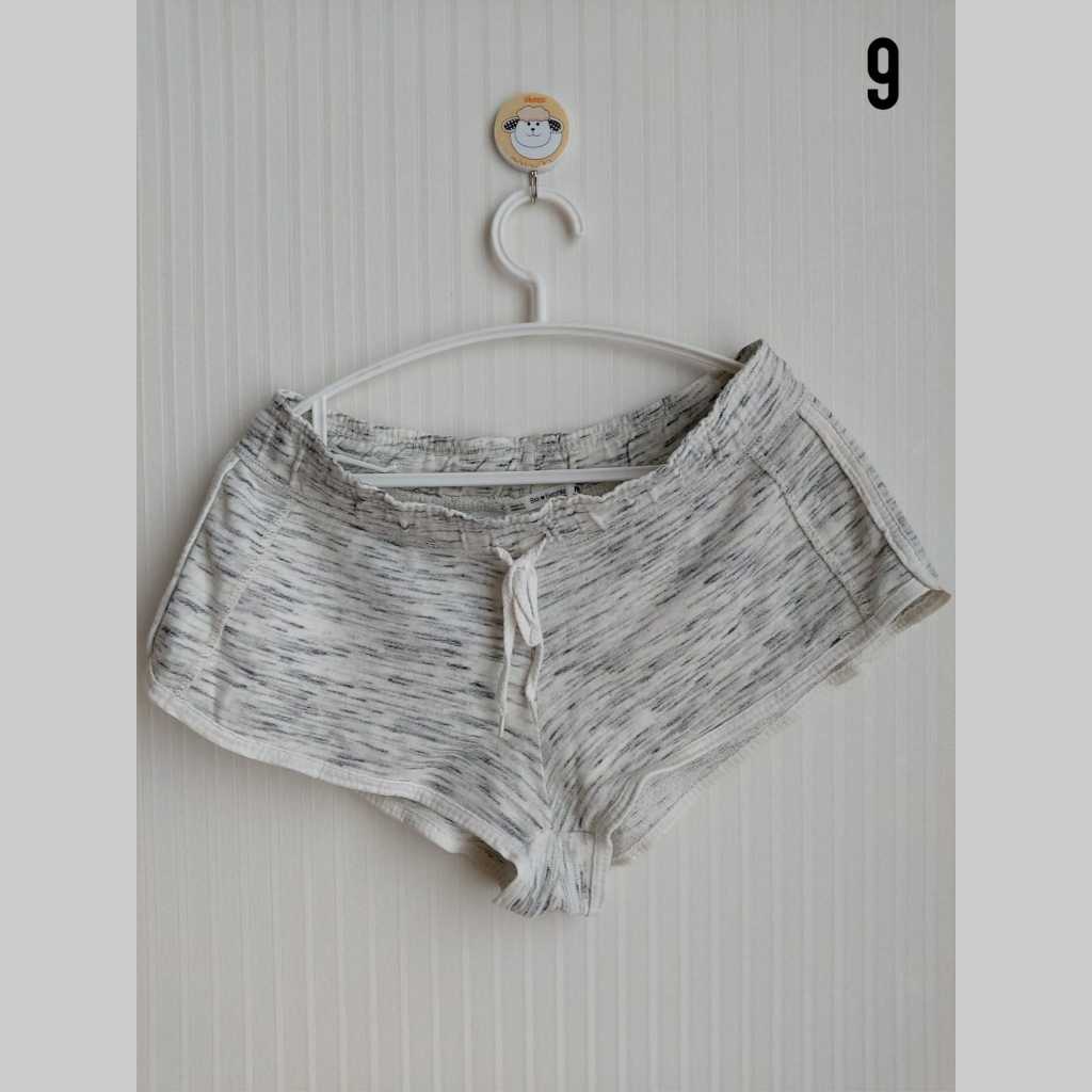 Preloved Celana Pendek Bahan Kaos (Bershka)