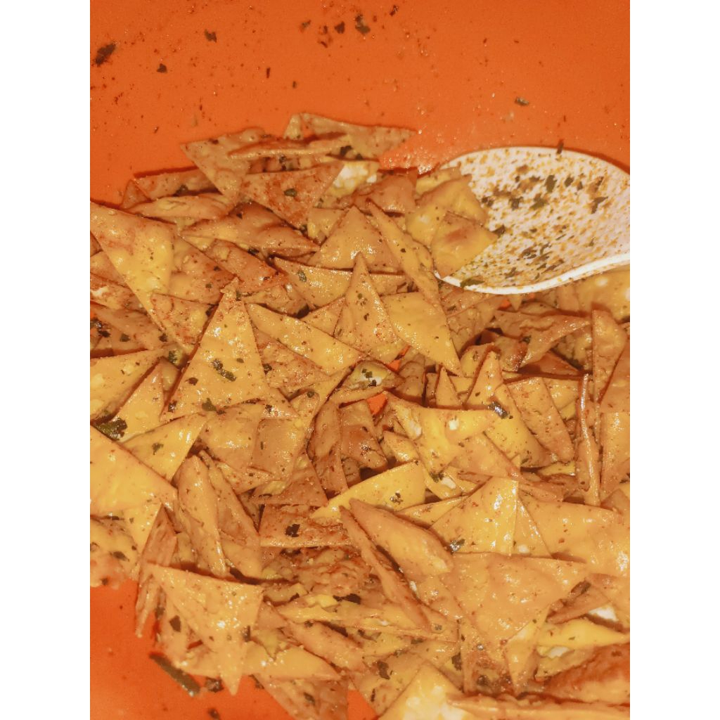 

(JAJANAN RN) Kulit Pangsit Goreng daun jeruk Cikruh renyah Pedas gurihhh.