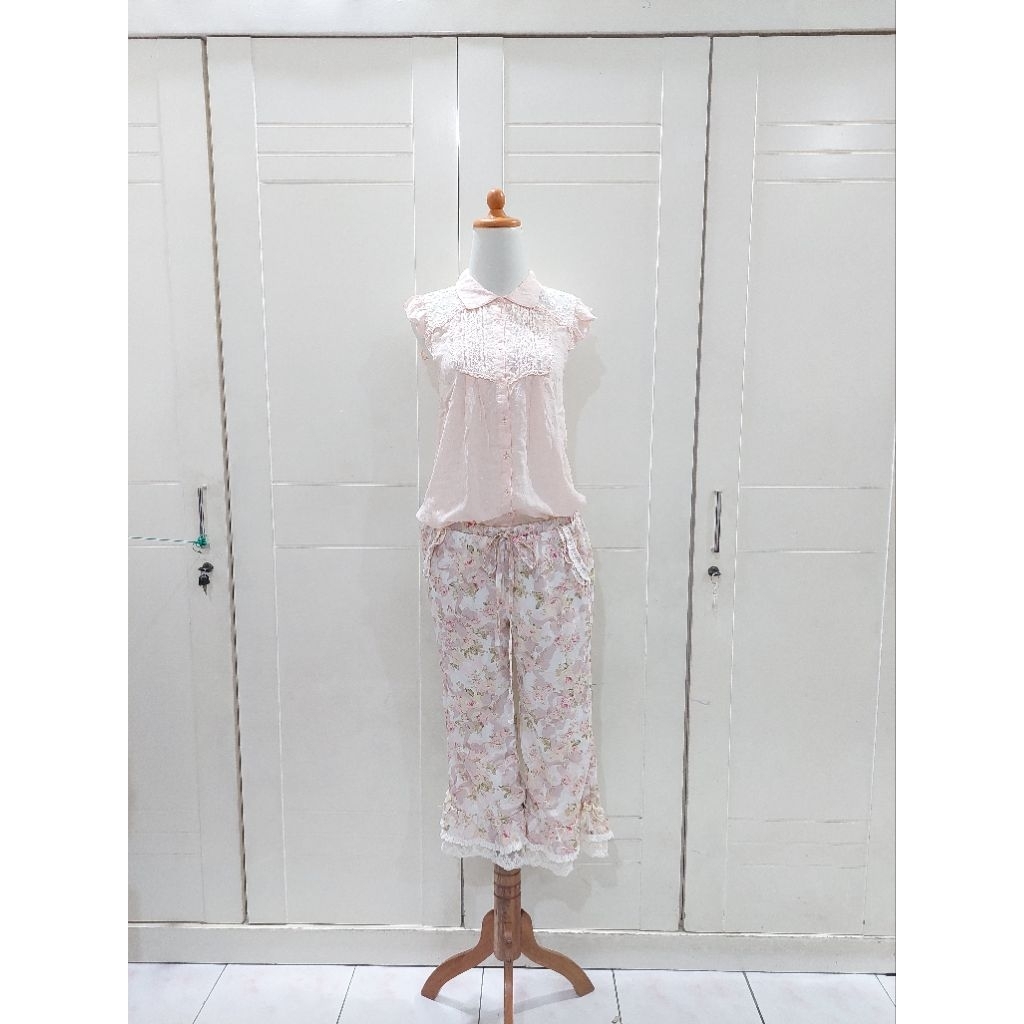 Set Liz Lisa peach flower lace top  and shabby ribbon kawaii pants