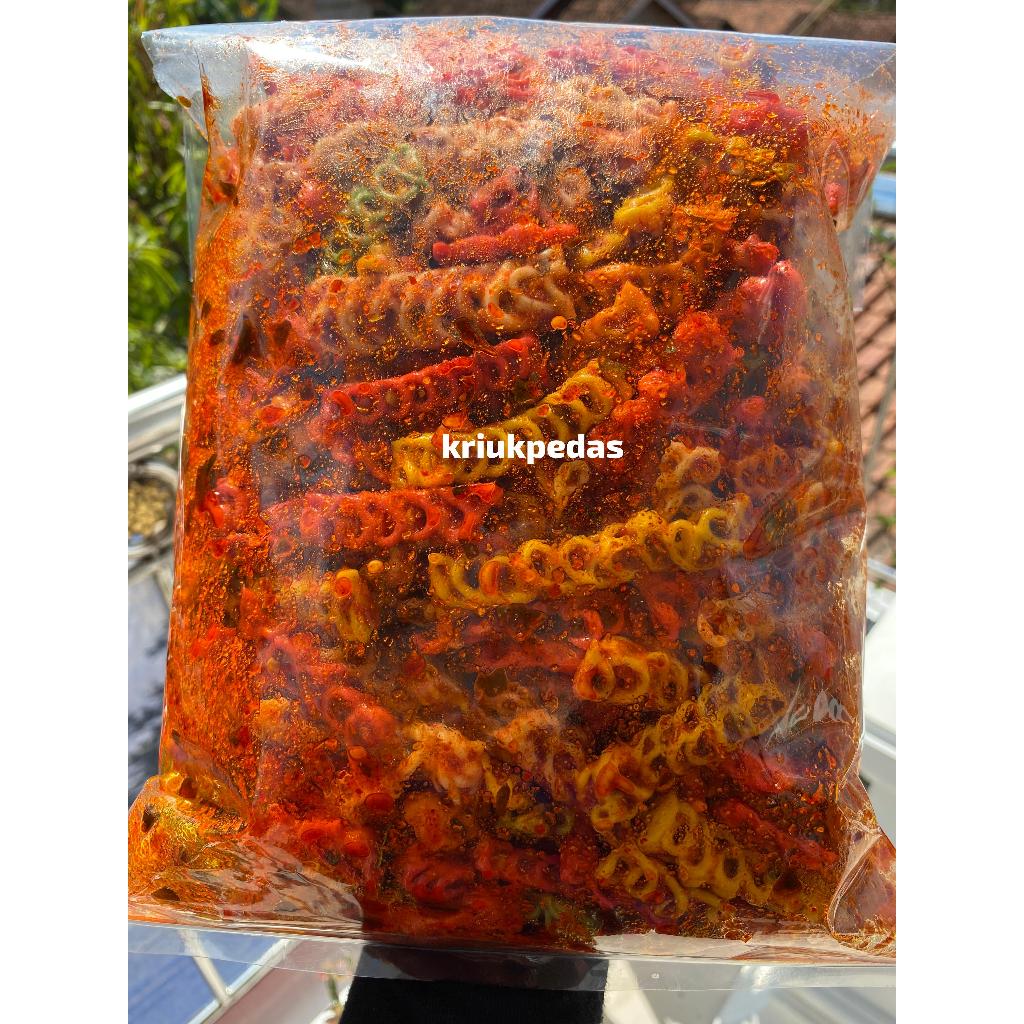

SEBLAK KERUPUK KEPANG /KERUPUK TANGGA/KERUPUK RANTAI PEDAS DAUN JERUK 1KG 250GR 500GR