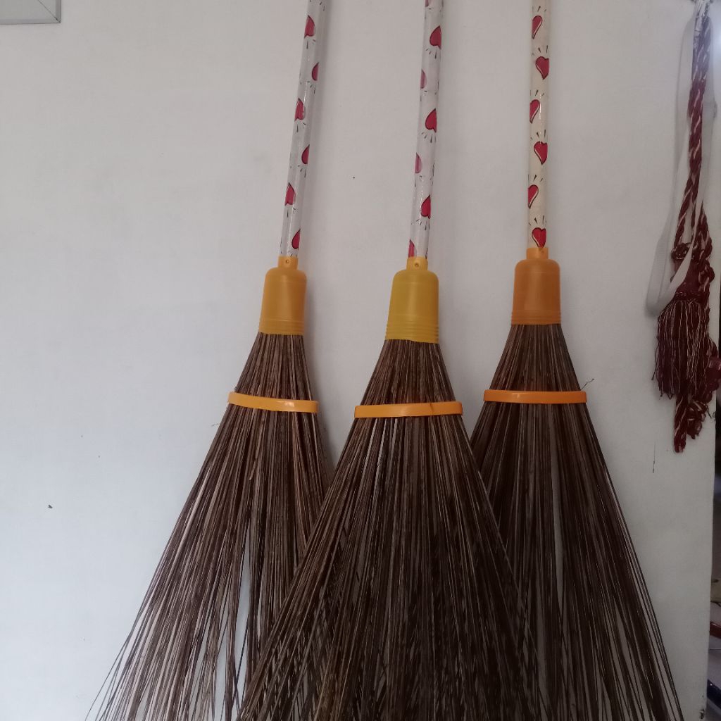 sapu taman lidi kelapa, sapu taman panjang, sapu taman lakop