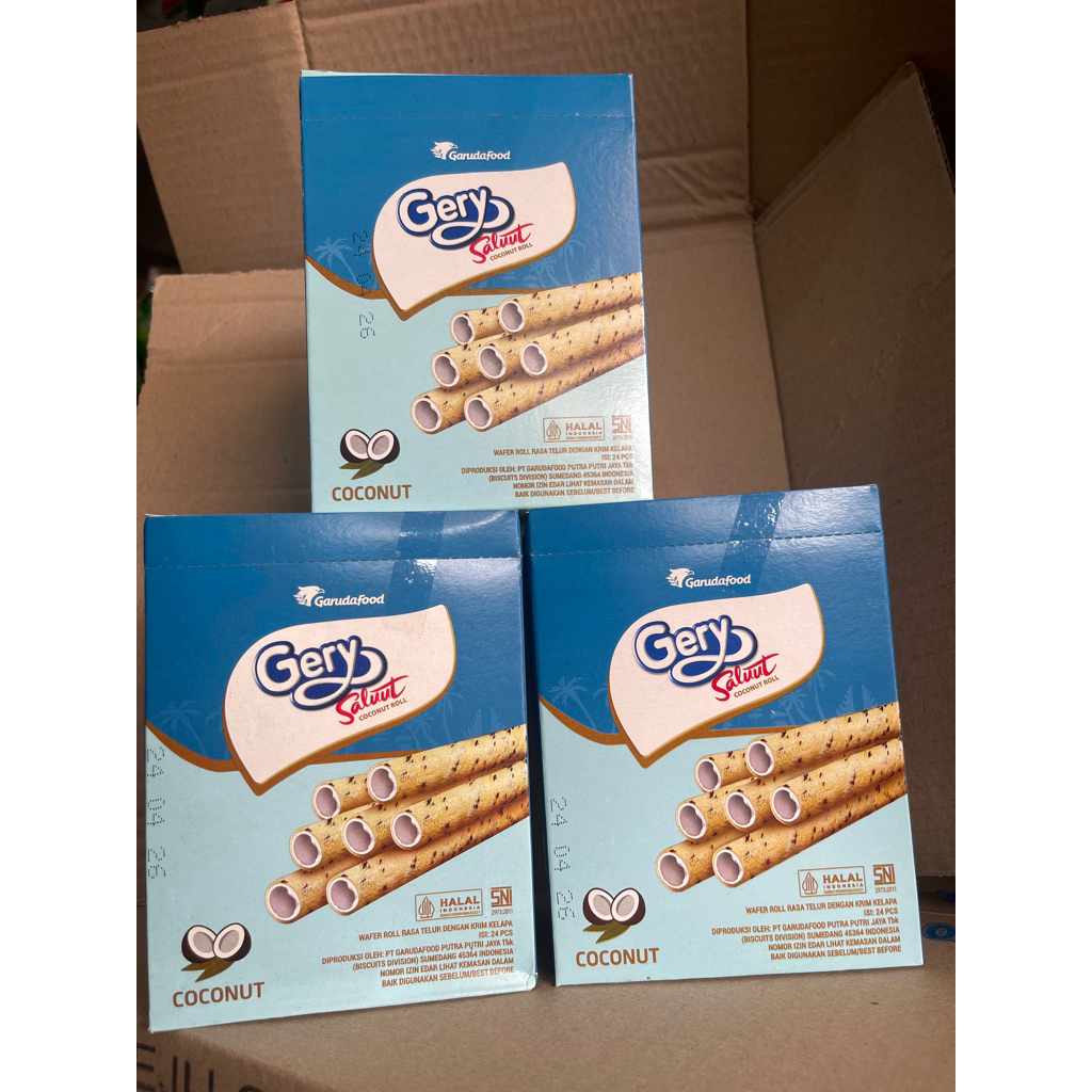 Gery Saluut Coconut Roll Garudafood
