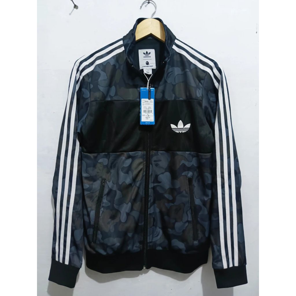 Tracktop Adidas x Bape.