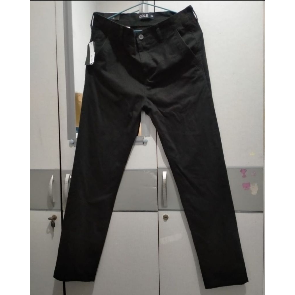 celana slimfit Chino Cole hitam size 34