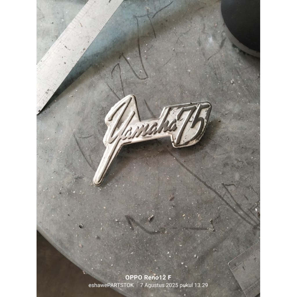 emblem sayap Yamaha bebek v75 original bekas