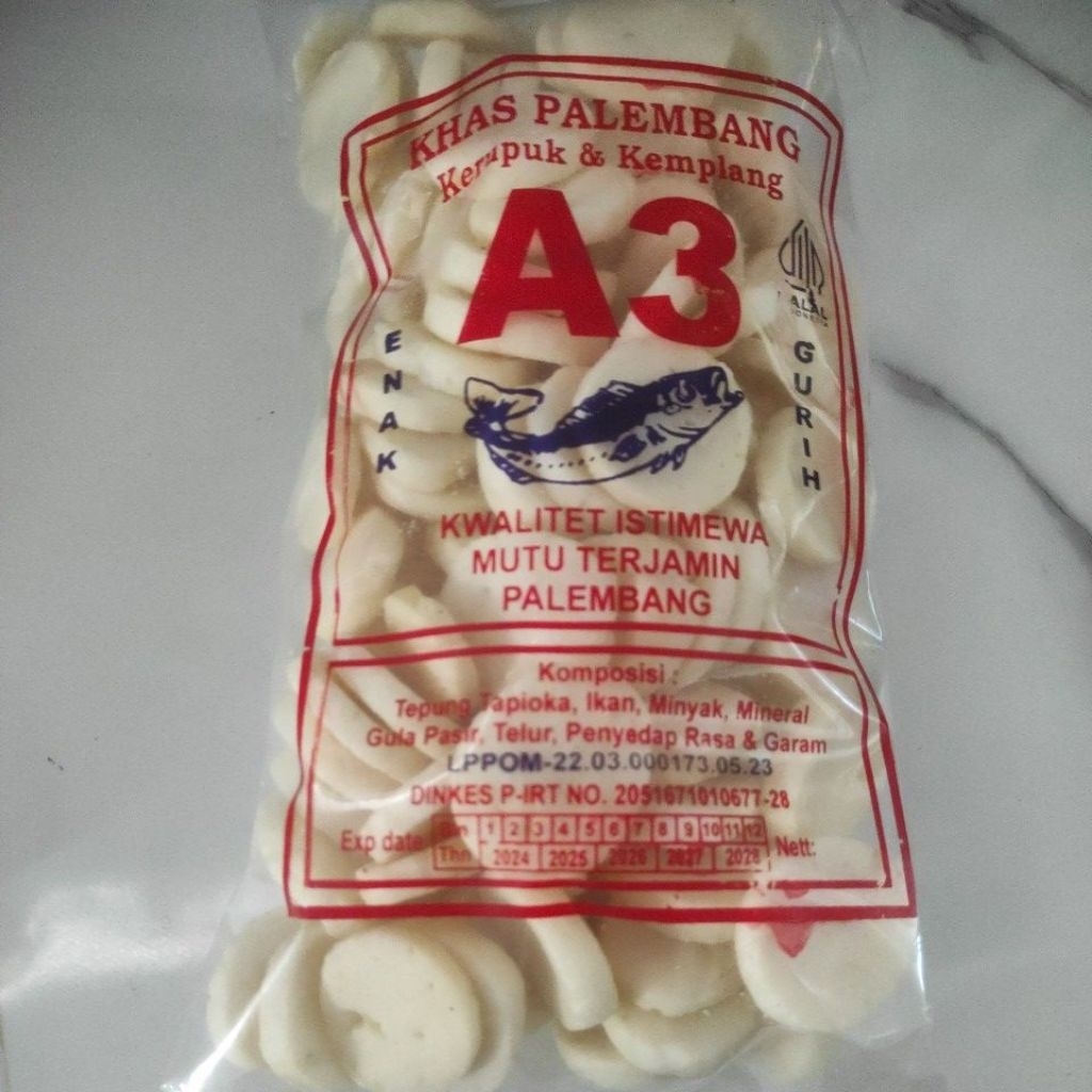 

kerupuk ikan 200gr enak dan gurih kemplang 200 gram kwalitas istimewa palembang