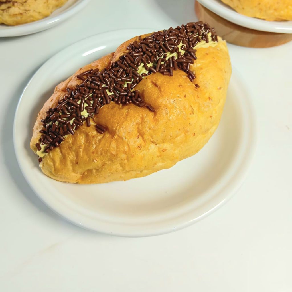 

Roti Manis Gandum Cream Mocca Meises