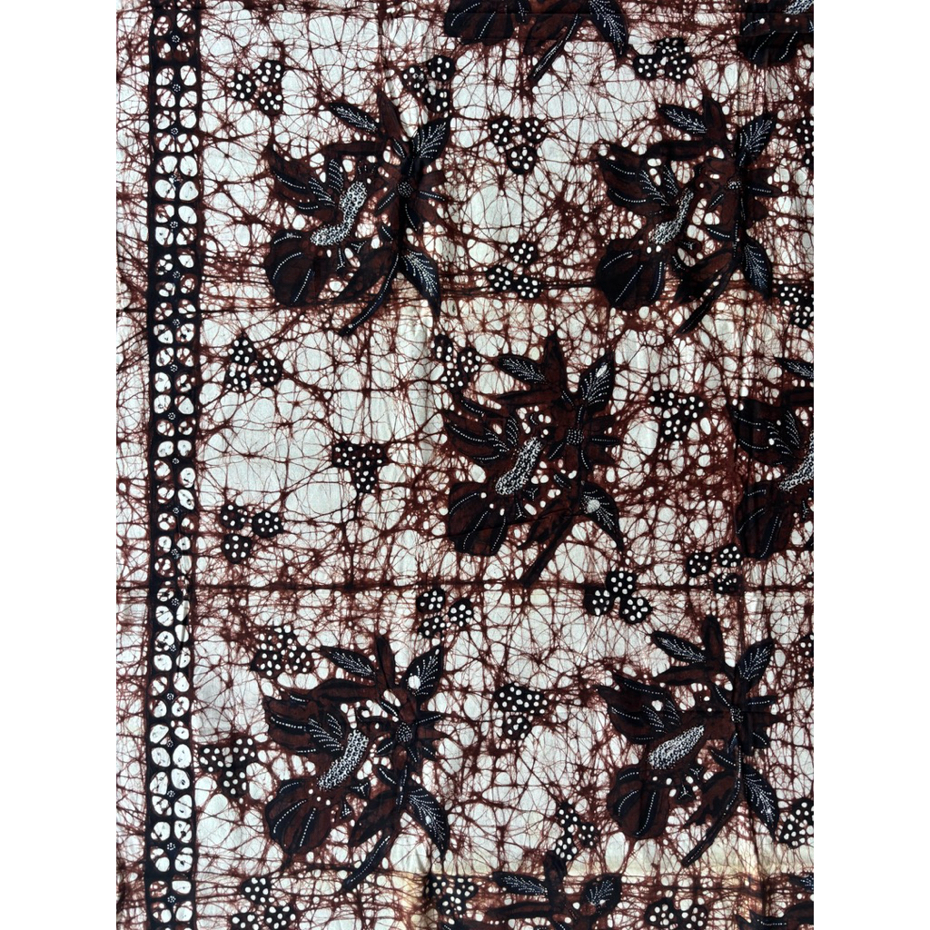 Kain Batik Tulis Bakaran Warna Putih Blebak Motif Burung Kenari