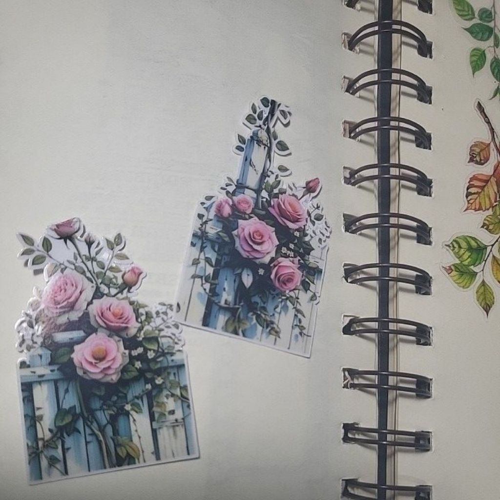 

ARTDOESWORK Stiker pagar mawar 1 Transparant