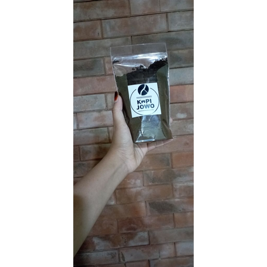 

Bubuk kopi Robusta asli Jawa timur,dibuat dari biji kopi pilihan kemasan 150gr