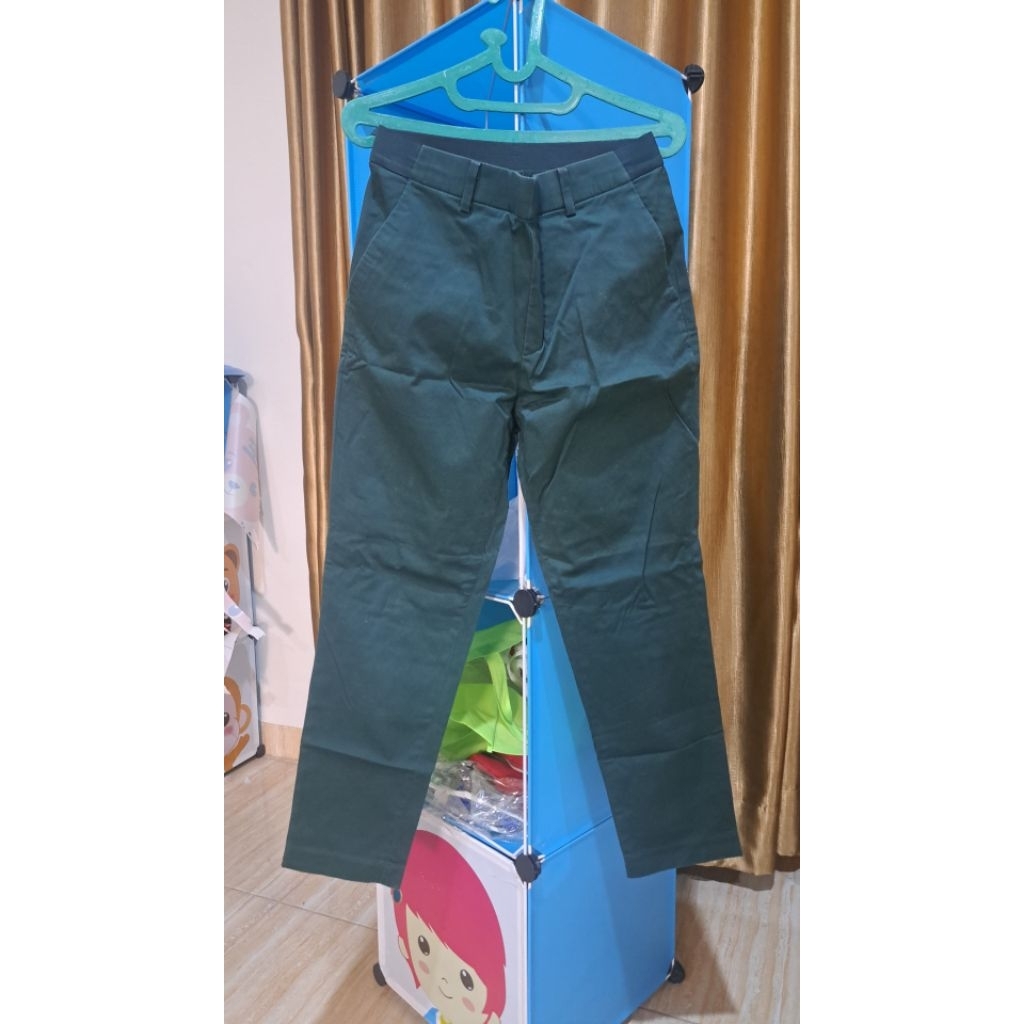 CELANA UNIQLO WANITA