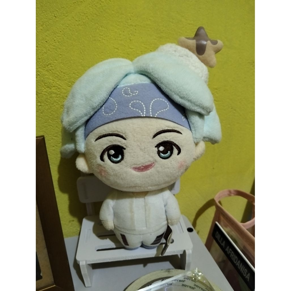 Tiny tan doll Suga official