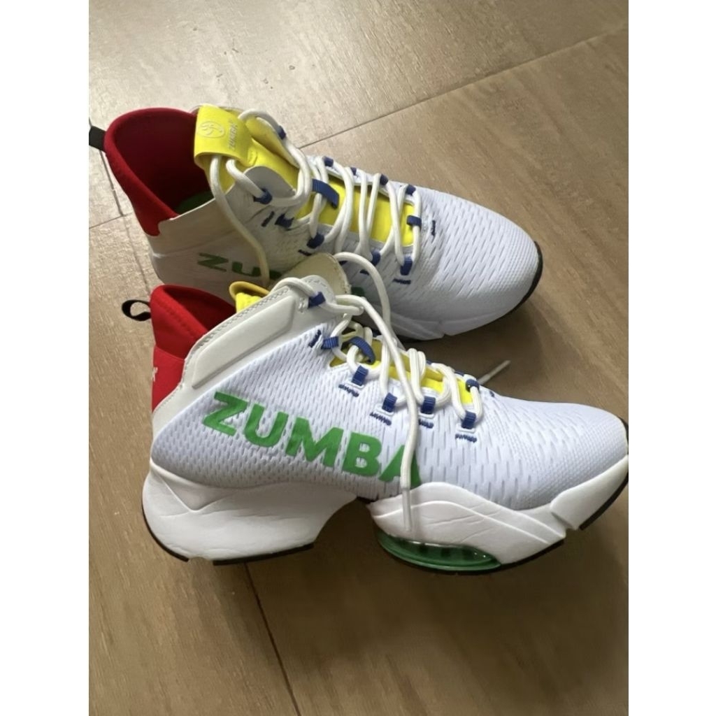 Preloved Sepatu Zumba Wear Ori