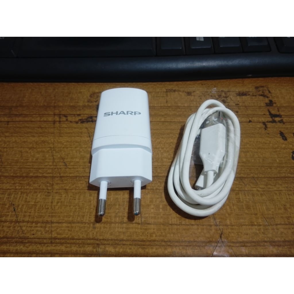 Charger Sharp Aquos V6 Plus