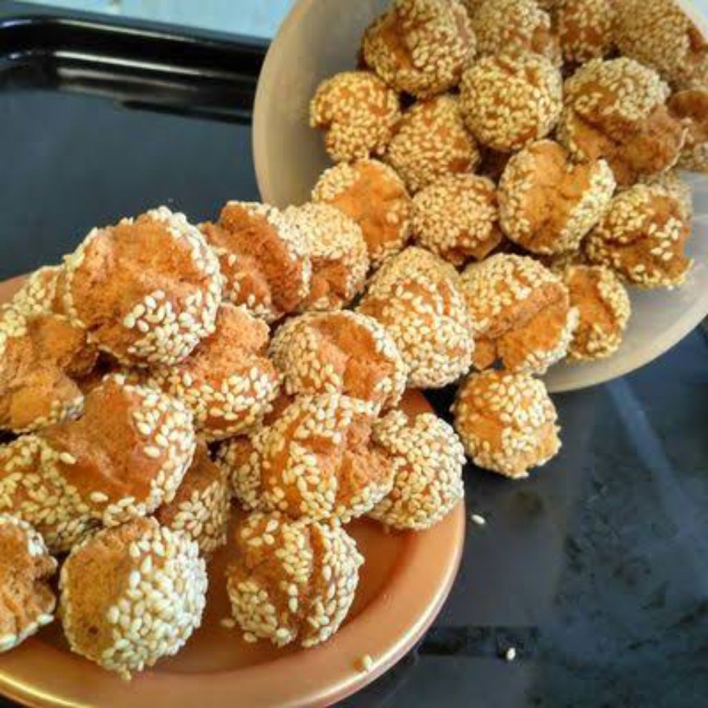 

Kue Ketawa Mini Wijen Khas Medan (Makanan Ringan) (Snack)