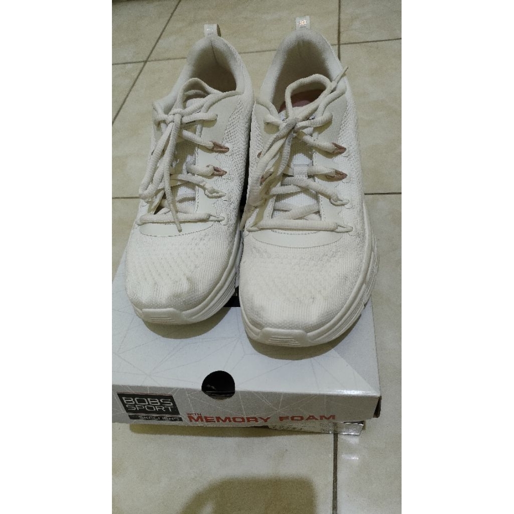 Pre loved skechers bob